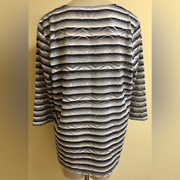 Chicos Size 2 (L/12) Navy White Striped 3/4 Sleeve Cutout Top Shirt - Picture 4 of 9